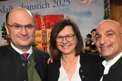 ehefrau von django asül